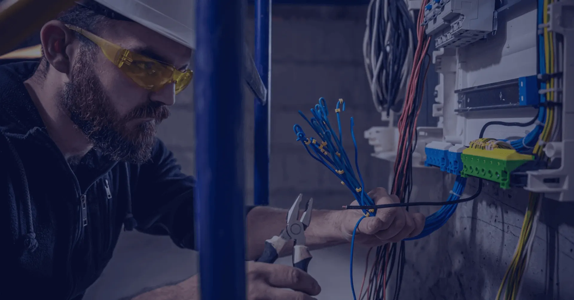 Technisch werk met maximale zorg. Laag- en Middenspanning